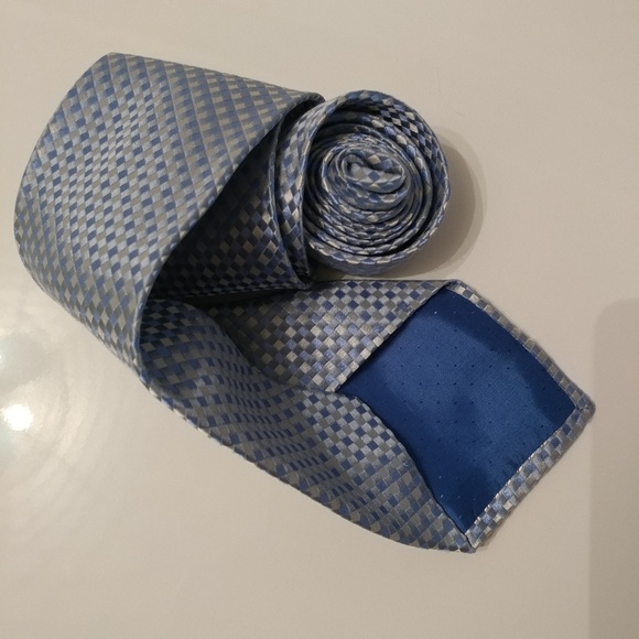 Geoffrey Beene All Silk Necktie - Picture 4 of 10